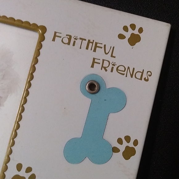 White Metal Photo Frame For Your Pets Picture - Picture 8 of 17